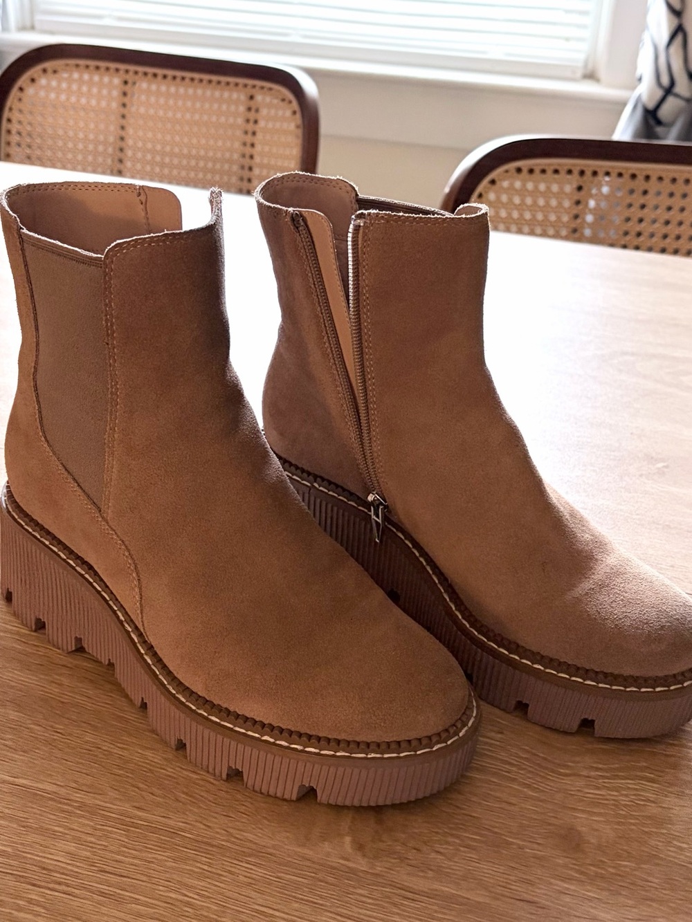 Dolce Vita Tan Suede Platform Lug Sole Chelsea Ankle Boots - 7.5 (?) US